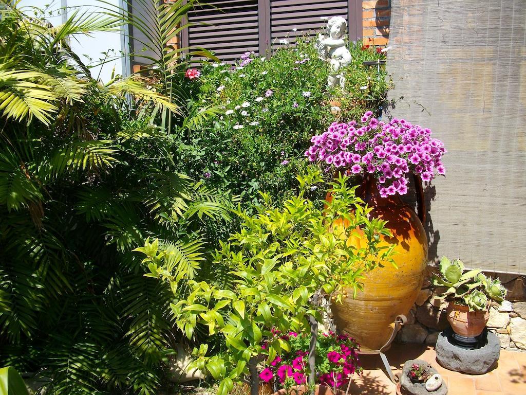 Holidaysora Taormina - Il Giardino Di Graziella Zewnętrze zdjęcie